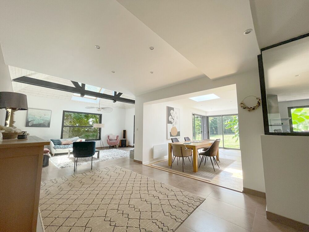 Vente Maison A vendre à Vannes Tréhuinec maison contemporaine 5 pièces 144 m²  sur 1070 m² de terrain sous sol complet Vannes