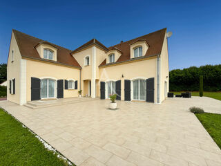  Maison  vendre 8 pices 328 m