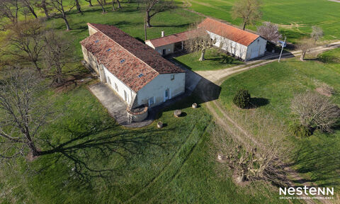   A Vendre Maison en pierre de plain-pied de 142 m� avec 305 m� de d�pendances � la campagne Maison - 7 pi�ce(s) - 142 m�