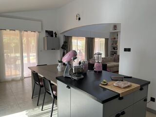  Maison � vendre 5 pi�ces 200 m� Saly