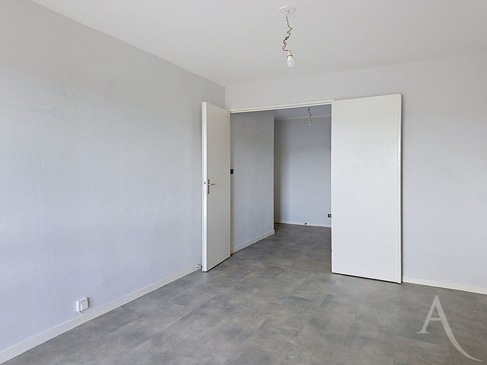 Appartement T1/31 m² à 1 mn de la gare de Mantes la Jolie