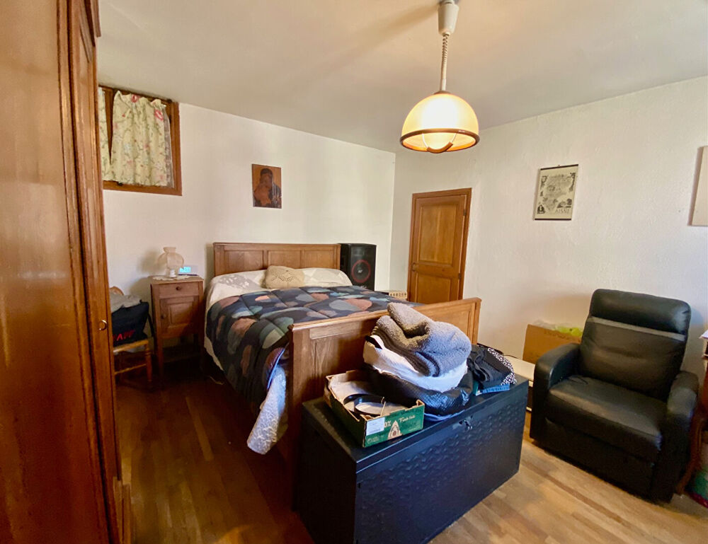 Vente Maison Maison  ancienne 6 pièce(s) 125 m2 avec hangar et 2 garages Mont notre dame