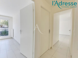  Appartement à louer 3 pièces 64 m²
