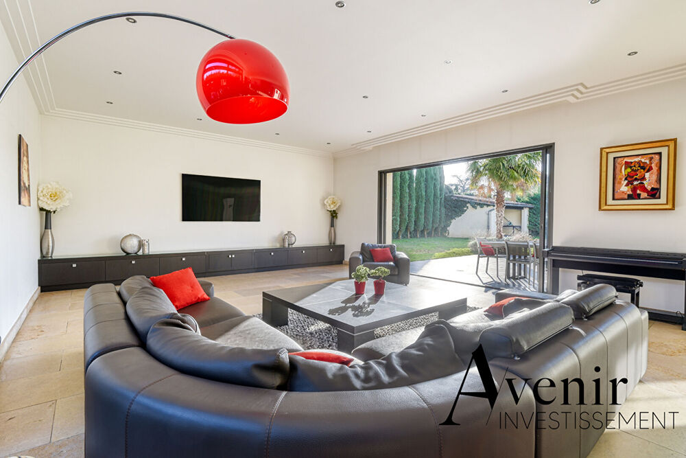 Vente Maison Ecully - Maison 7 pièces 300 m2 + 125 m2 sous sol - piscine Ecully