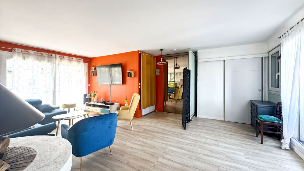 Appartement de 130 m2, 2 chambres, bureau, balcons, 2 caves