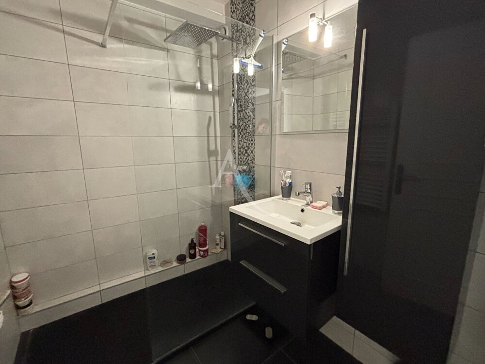 Location Appartement 3 PIECES MEUBLE - RUE JEAN CANAVESE Nice
