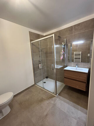  Appartement à louer 3 pièces 64 m²