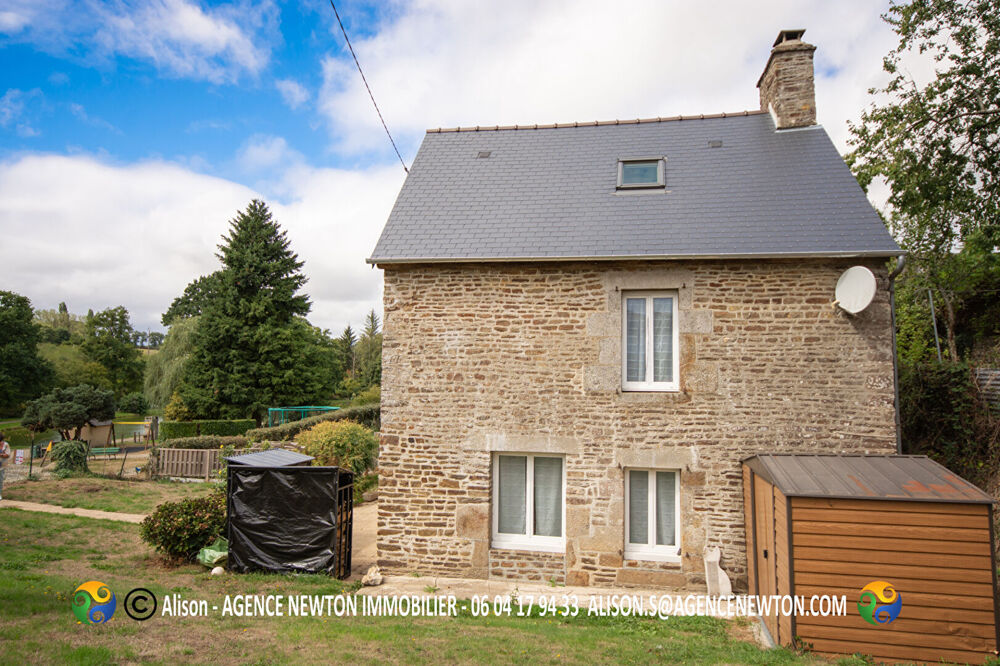 MAYENNE, Gorron, La Dorée : jolie maison individuelle en pierre de 3 chambres avec jardin, située en bordure de village.