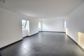  Appartement à louer 3 pièces 78 m²