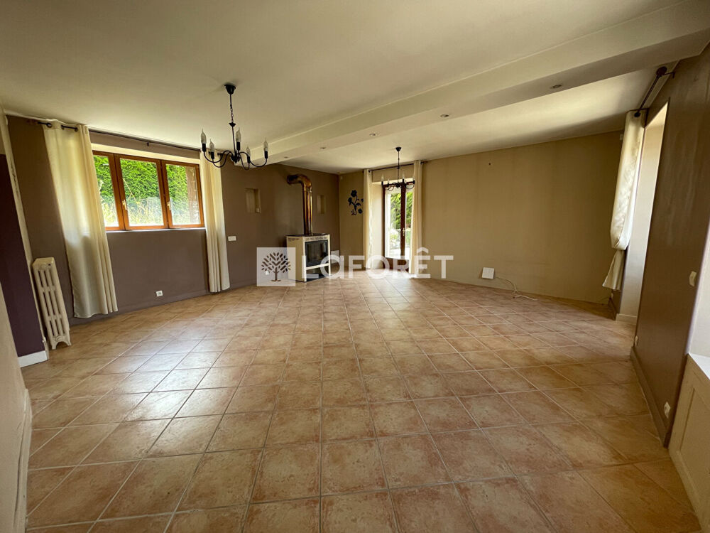 Au coeur de Mézières, Laforêt vous propose cette maison de 135.93 m².