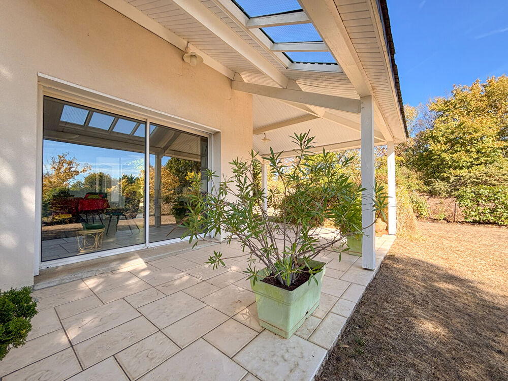 Maison d'architecte à Bouchemaine quartier La Pointe de 7 pièces 188m2, 5 chambres, garage et jardin