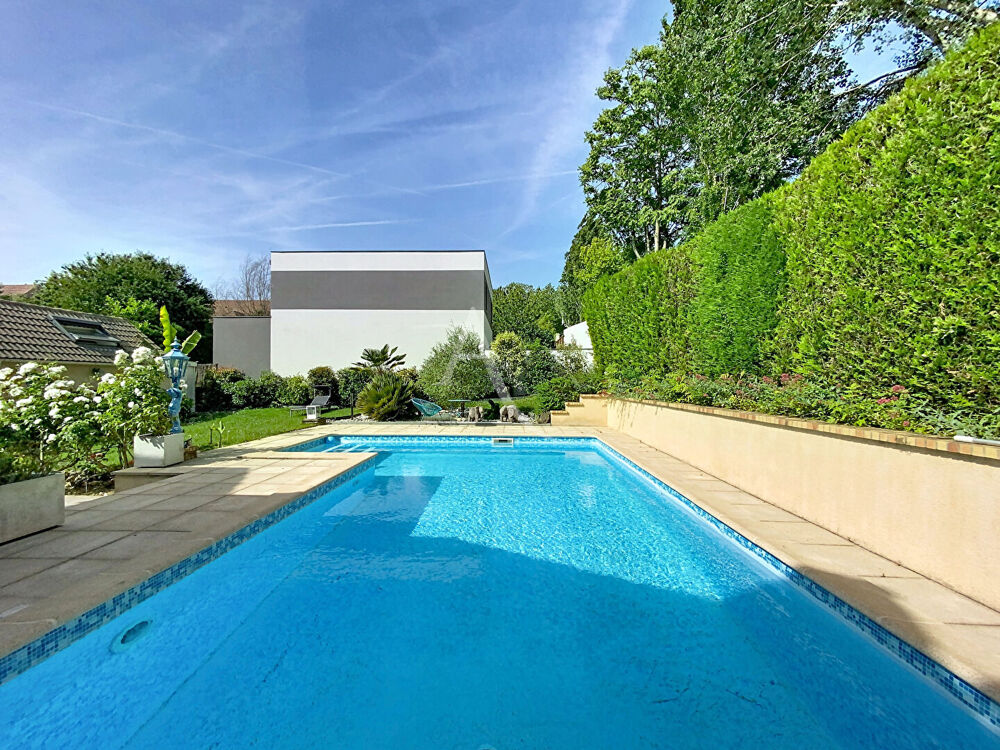 Vente Maison Maison de 114.28 m² avec piscine et jardin - Orgeval Orgeval