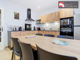 Appartement à louer 3 pièces 108 m²