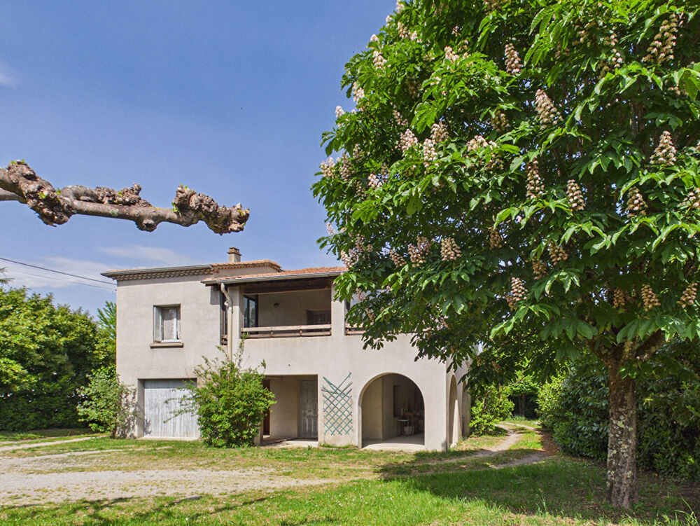 Grande maison familiale à Chomérac.