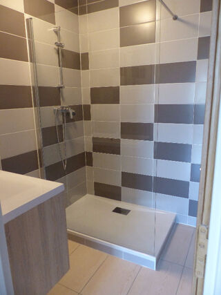  Appartement à louer 5 pièces 102 m²