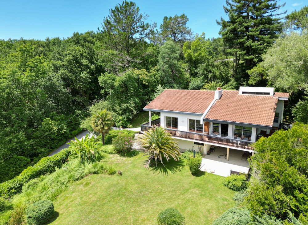 HERRIBISTA Maison Saint Pée Sur Nivelle T7 avec vue panoramique