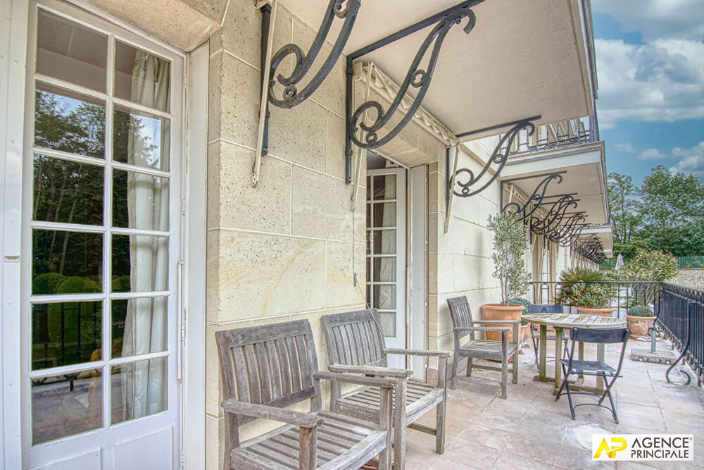 Vente Appartement Versailles Ermitage Appartement 4 pièces 110 m² situé au 1er étage avec ascenseur, terrasse plein sud, cave et parking Versailles
