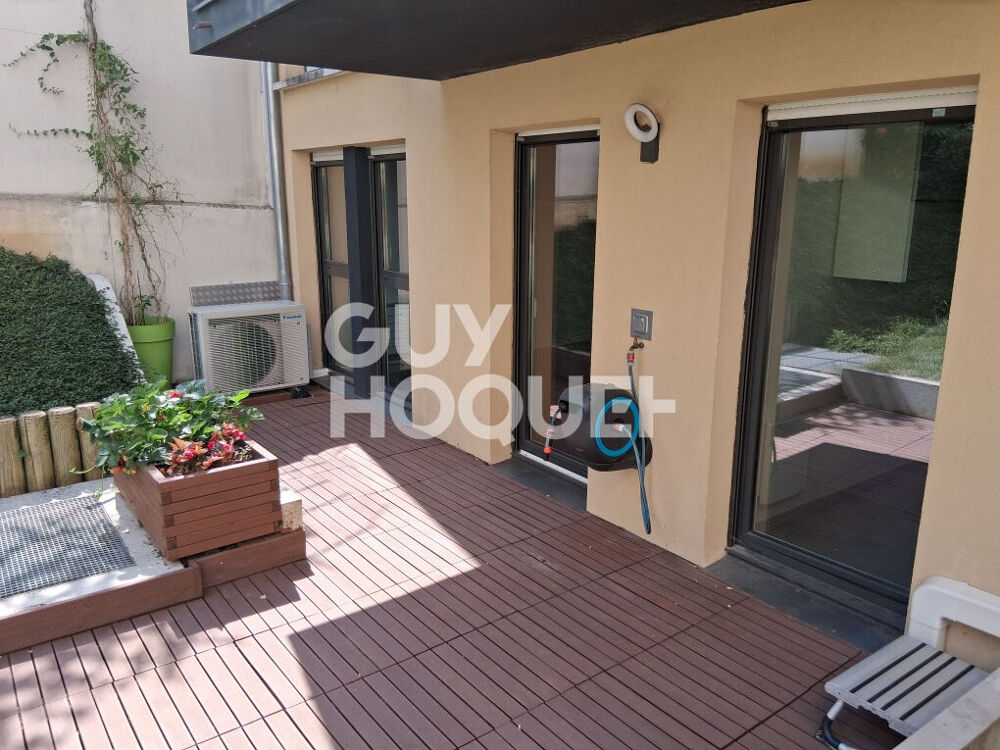 2 mn à pied de la gare T3 avec terrasse, jardinet et climatisation !