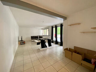  Appartement à louer 4 pièces 105 m²