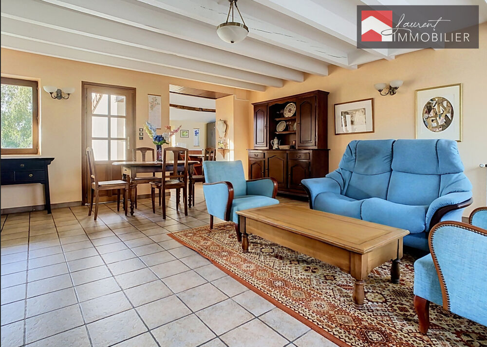 SAINT-MARCEL - Maison de caractère de 241 m² avec beaux volumes - 235 000