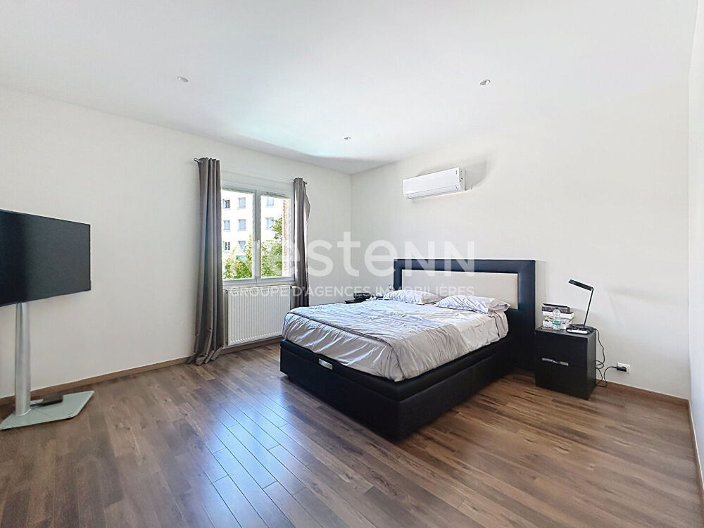 à vendre  Maison Bron (69500)