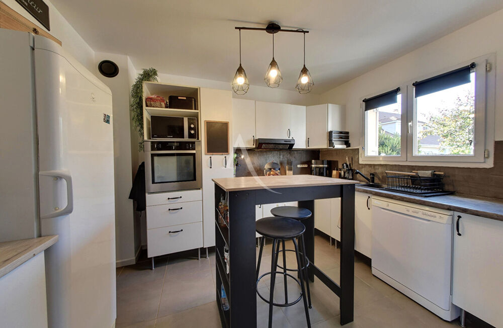 Maison 5 pièces - 82 m2 Chevry-Cossigny 77173