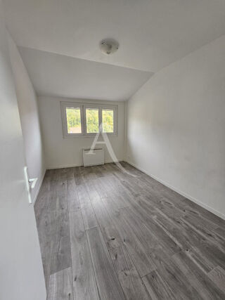  Appartement à louer 4 pièces 68 m²