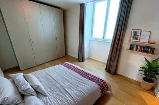  Appartement à louer 4 pièces 100 m²