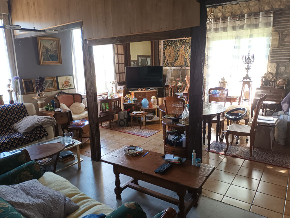 Maison de caractère avec pigeonnier et dépendances - 10kms Tonneins
