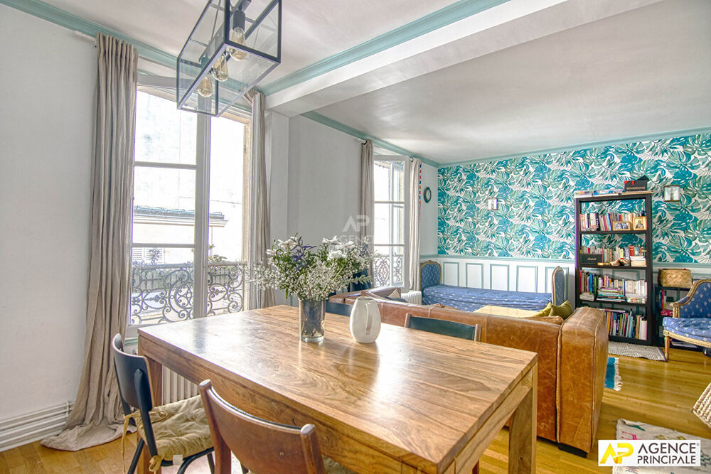 Vente Appartement Versailles Notre-Dame  appartement 3 pièces 71m² carrez situé au 2 ème étage d'un immeuble 18 éme avec cave Versailles
