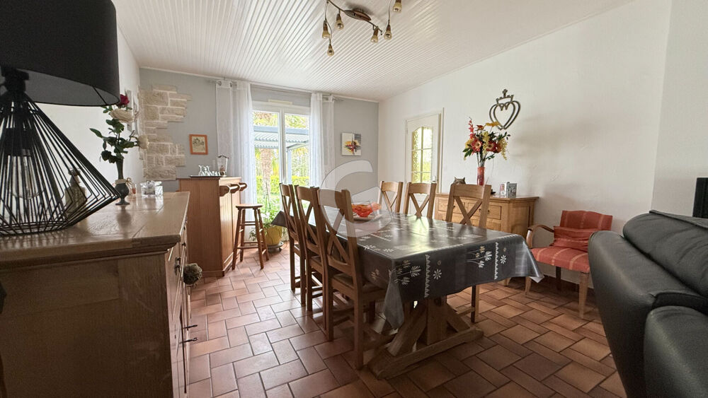 MAISON - 5 PIECES - 101 m² - A VENDRE - SAINT AVAUGOURD DES LANDES