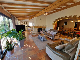  Immeuble � vendre 10 pi�ces 200 m�