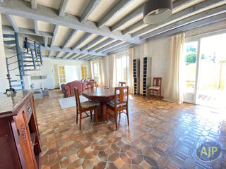  Immeuble à vendre 6 pièces 195 m²