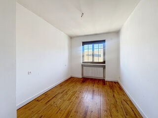  Appartement à louer 4 pièces 116 m²