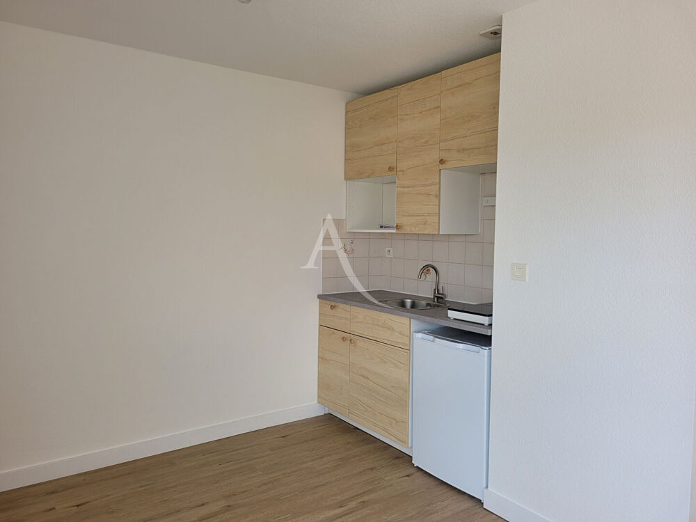 Location Appartement T2 + Parking + cave A LOUER A L'ANNEE EN VIDE RUE SCHWEITZER  LES SABLES Les sables d olonne