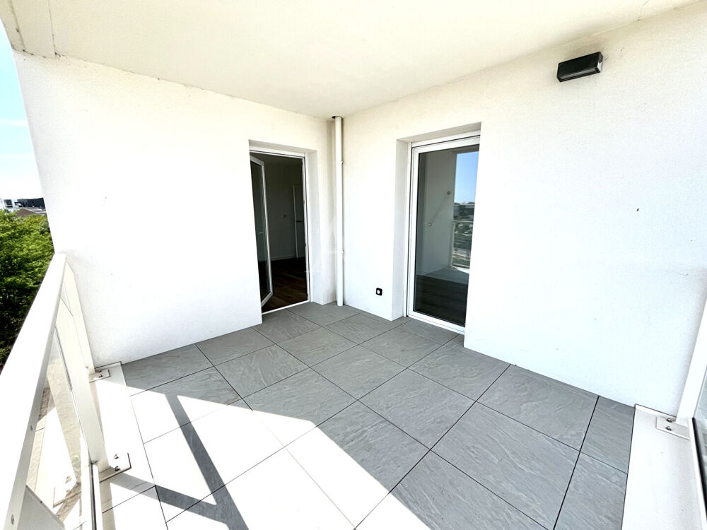 Location Appartement VANNES GARE à louer Appartement  3 pièces avec balcon Vannes