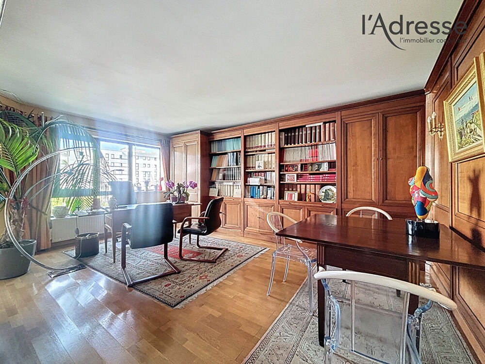 Vente Appartement Suresnes Hypercentre - Appartement 3 pièces 71m² - balcon cave et parking Suresnes