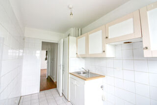 Appartement à louer 5 pièces 82 m²