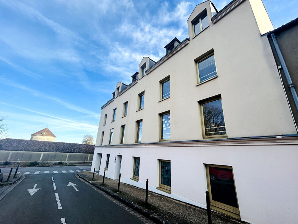   Plateau de Bureau au centre ville de Champs Sur Marne 225 m2 