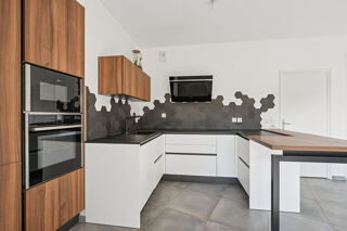 Appartement à louer 4 pièces 102 m²