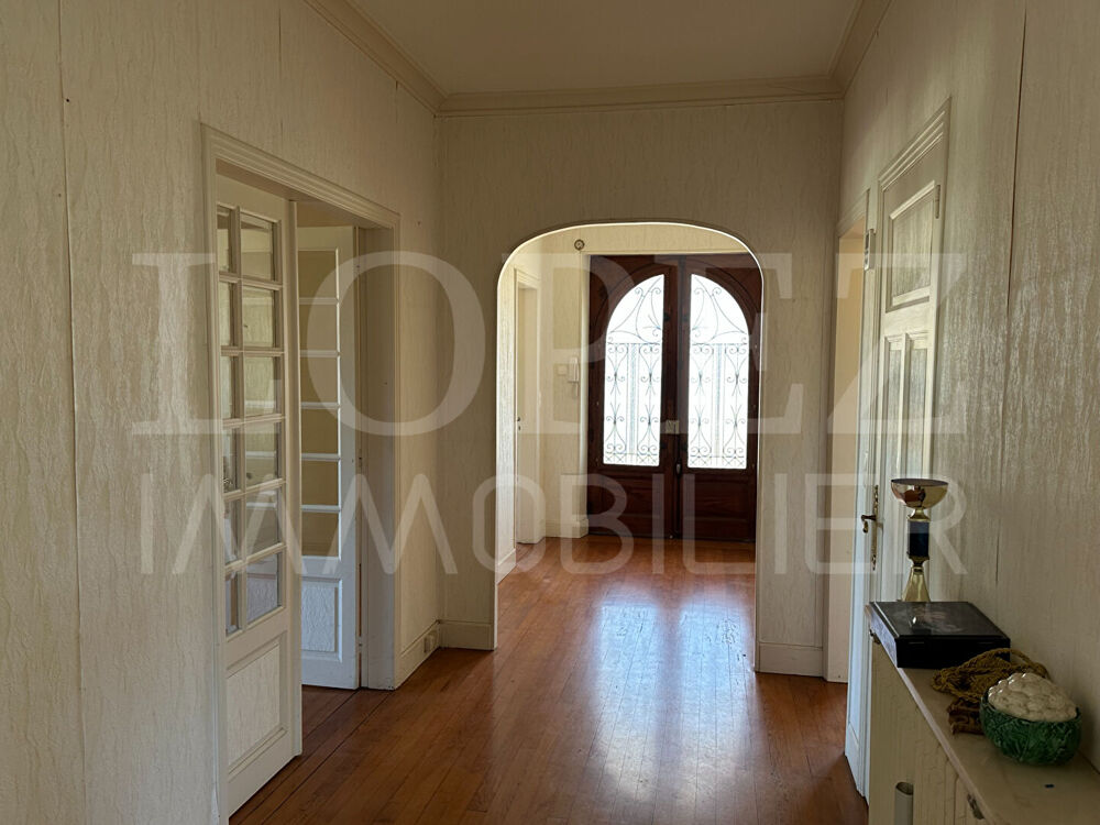 Maison Aussillon 7 pièce(s) 241 m2