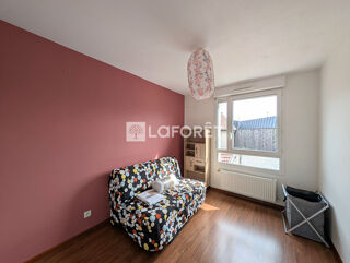  Appartement à louer 4 pièces 80 m²