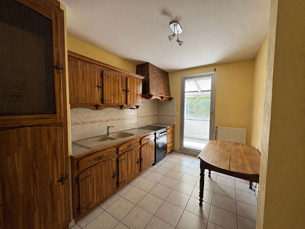 EXCLUSIVITÉ APPARTEMENT 3 PIÈCES IDÉALEMENT SITUÉ À LONS-LE-SAUNIER 65 m2