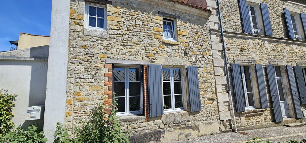 Vente Maison Maison de caractère 146m2 au pied du pied du marché Sainte hermine