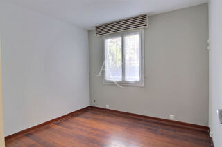  Appartement à louer 4 pièces 77 m²