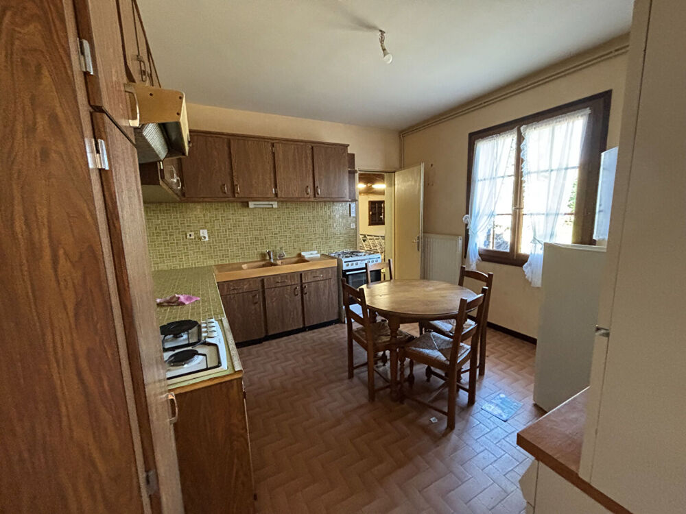 Vente Maison Maison proche du centre de Montpon-Ménestérol de 120 m2 avec garage Montpon menesterol