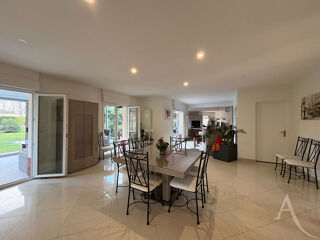  Maison à vendre 12 pièces 372 m²