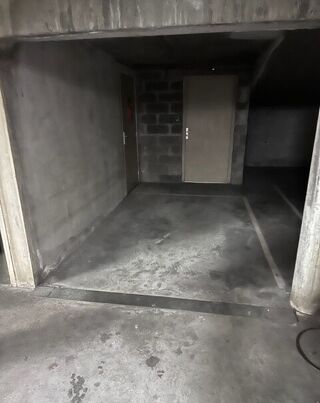  Parking / Garage à vendre 