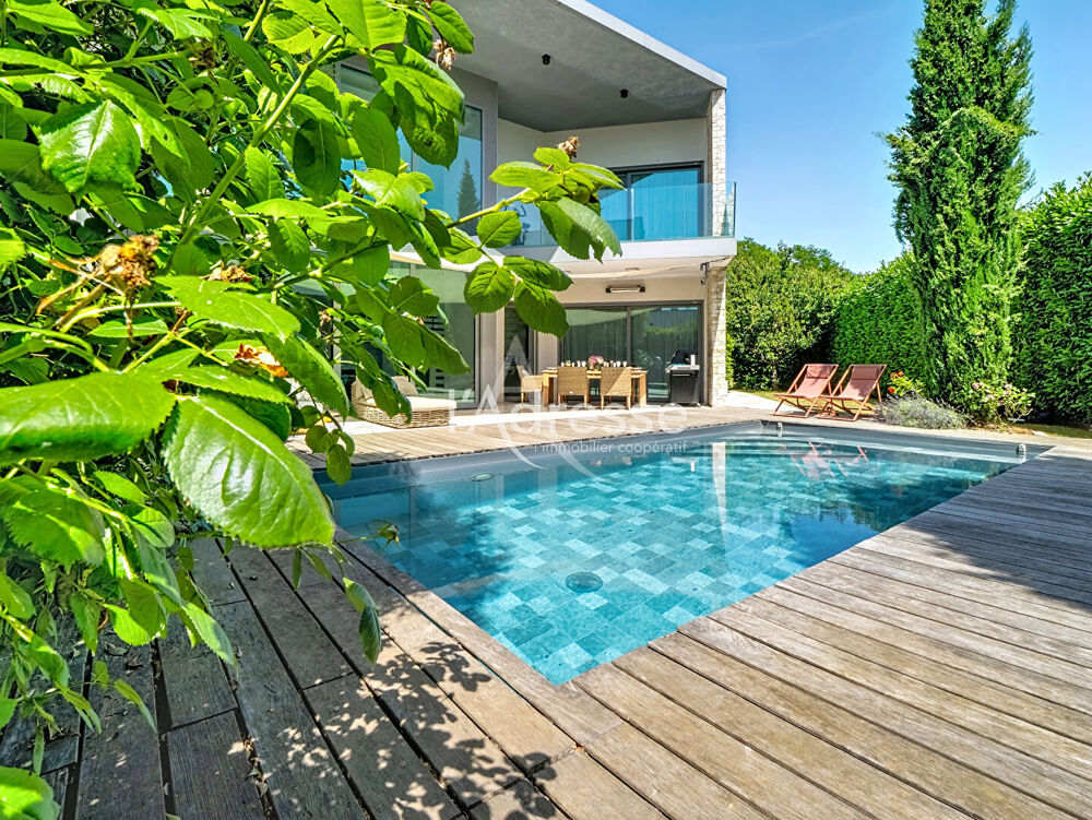Chessy - Propriété contemporaine d'exception avec piscine chauffée