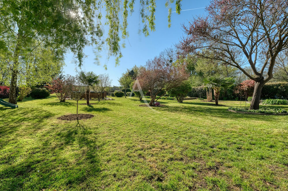 Vente Maison Maison individuelle avec sous-sol total, jardin intimiste de 2 412 m2 et suite parentale au RDC Esbly